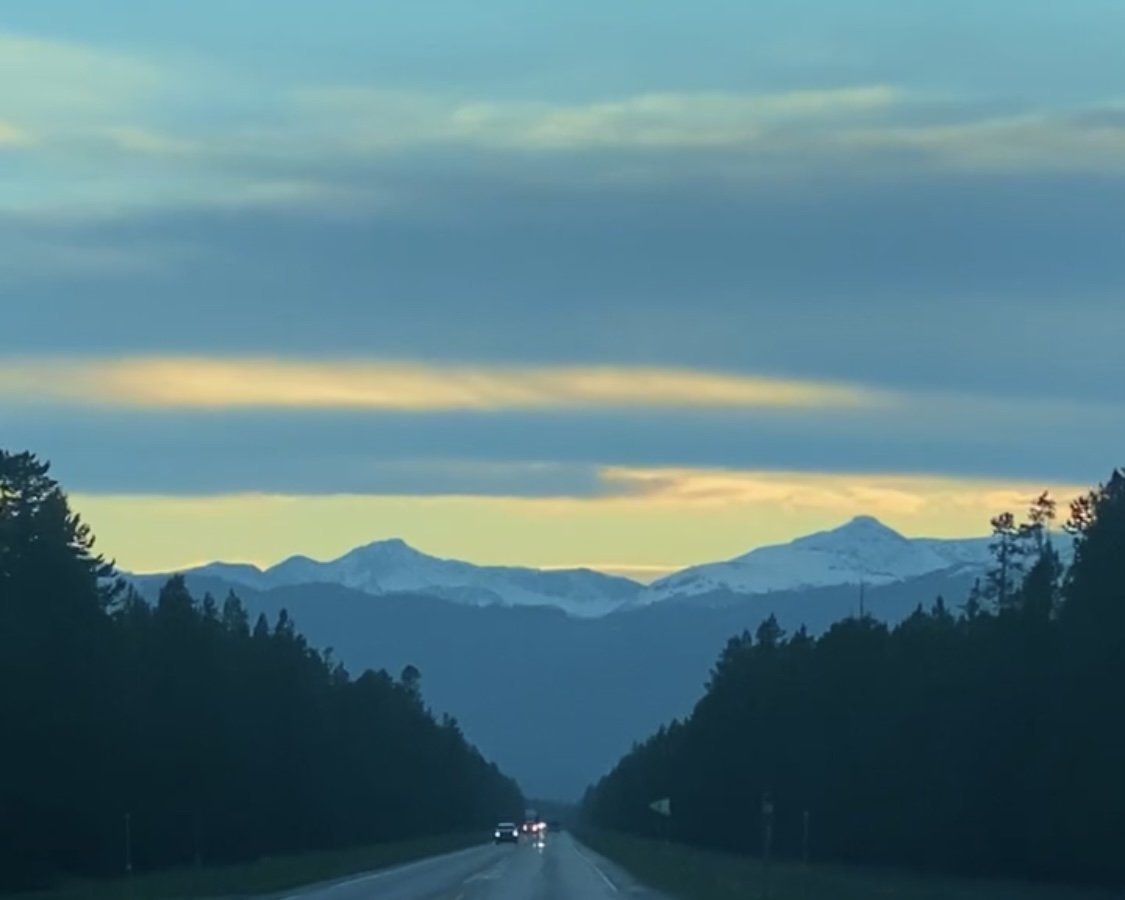 7 Things to do Outside Yellowstone National Park - Road Trip Queen